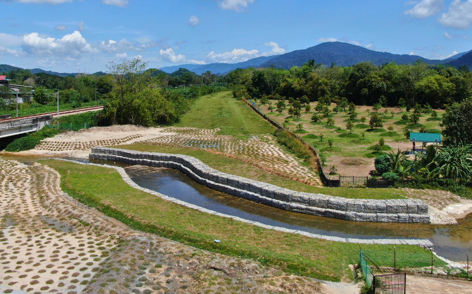 PETRONAS Strengthens Riverbank Protection in Negeri Sembilan, Malaysia