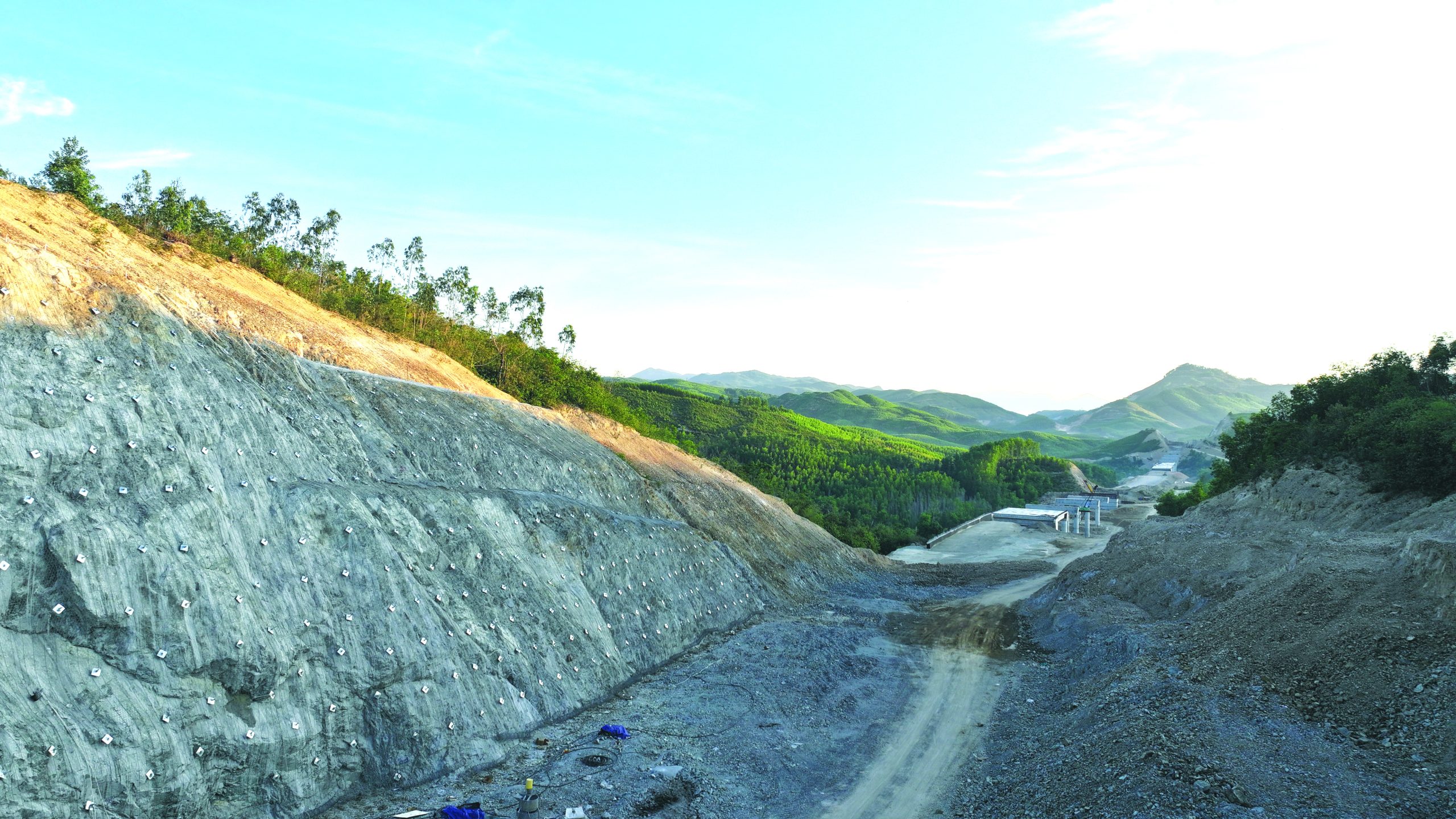 https://www.maccaferri.com/my/wp-content/uploads/2025/09/landslide_VT-scaled.jpg