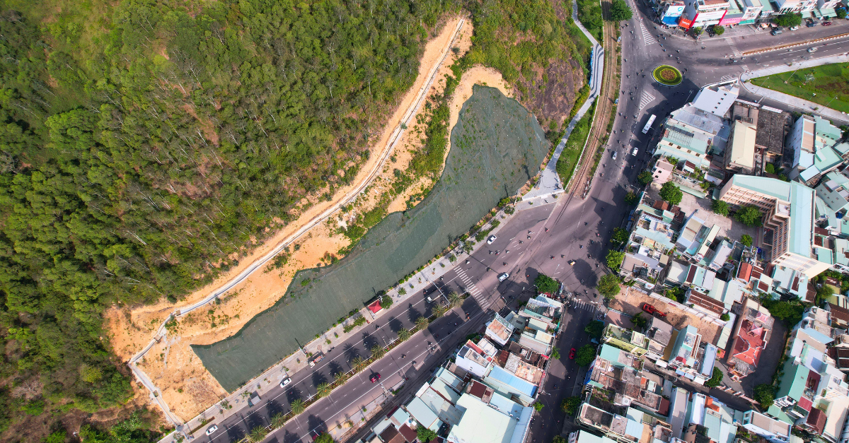 Securing Weathered Slopes on Nguyen Tat Thanh Road, Vietnam Securing Weathered Slopes on Nguyen Tat Thanh Road, Vietnam