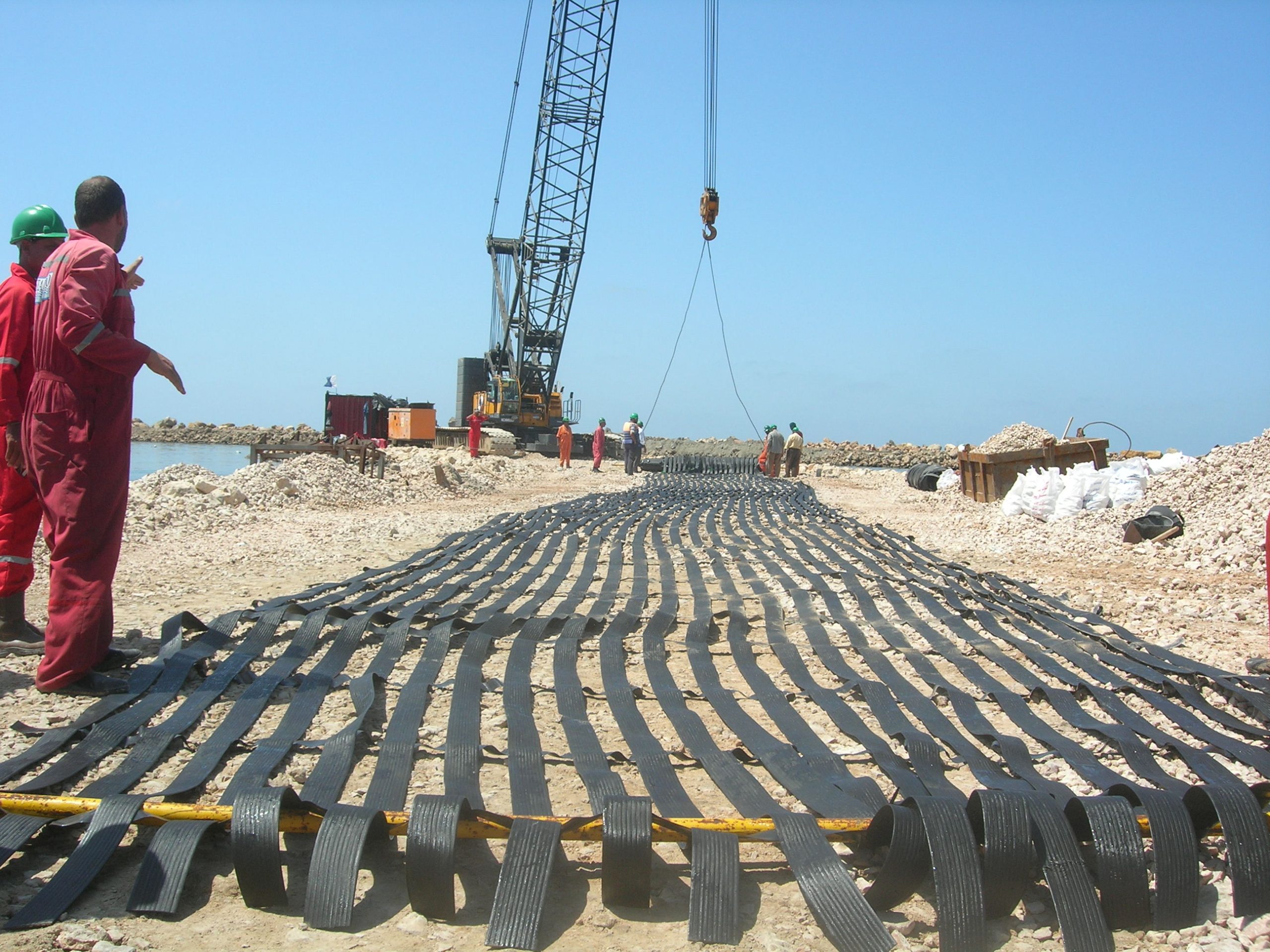 https://www.maccaferri.com/my/wp-content/uploads/2026/07/ParaLink-for-Basal-Reinforcement-Application-in-Marine-Projects-scaled.jpg