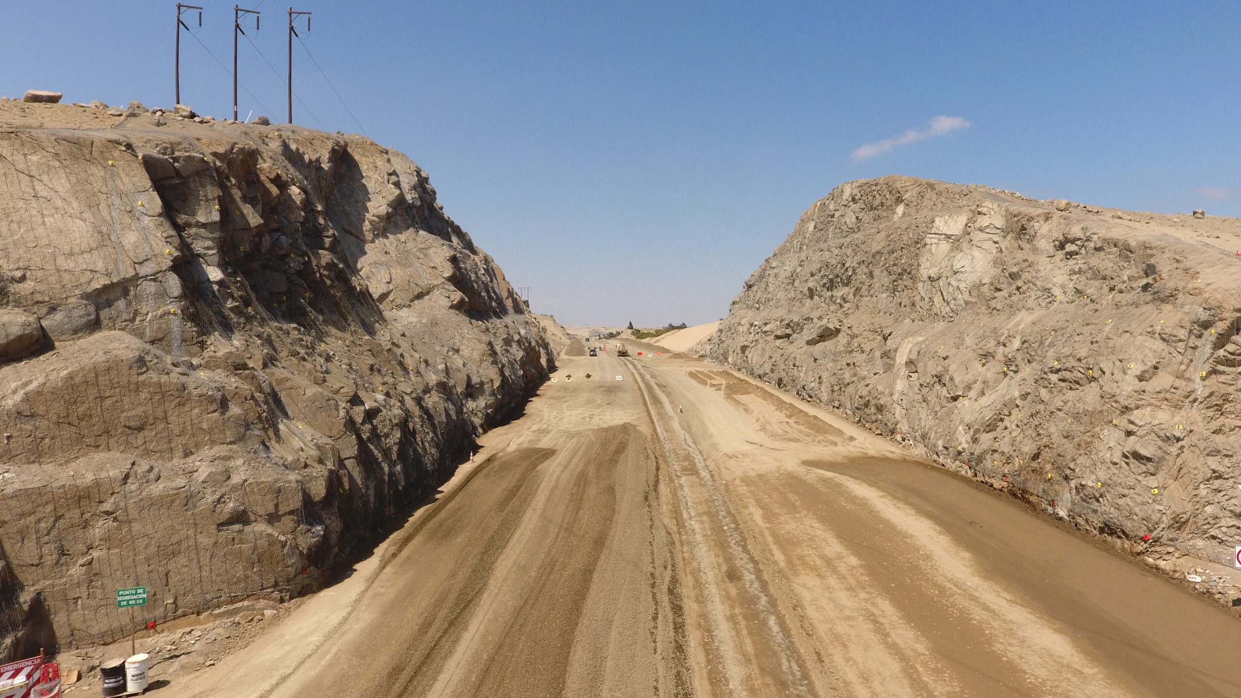 PROTECCIÓN CONTRA CAÍDA DE ROCAS VÍA EVITAMIENTO CHIMBOTE
