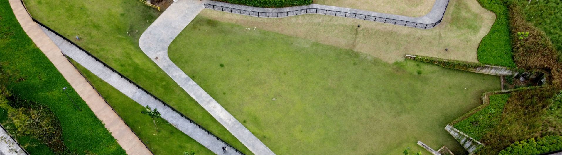 Innovative and Eco-efficient Slope Protection Run-Off Pond in Vertis North