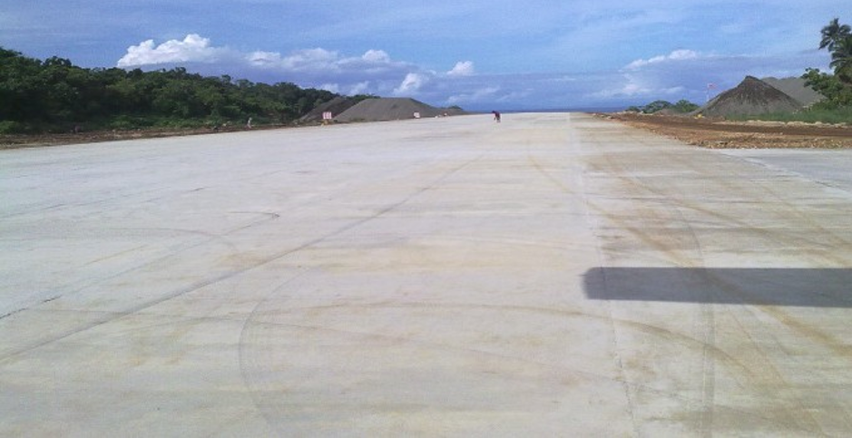 BALESIN ISLAND CLUB RUNWAY