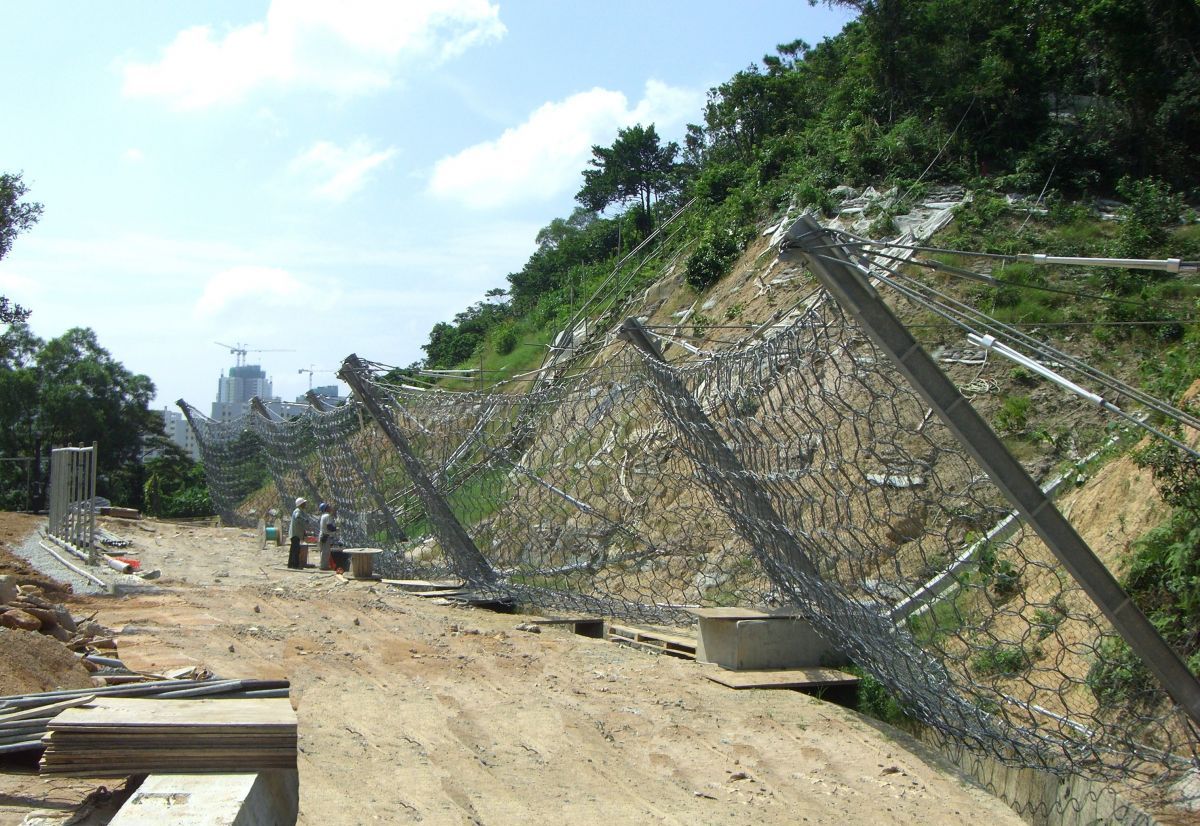 ROCKFALL PROTECTION SOLUTION AT NGAU CHI WAN PARK