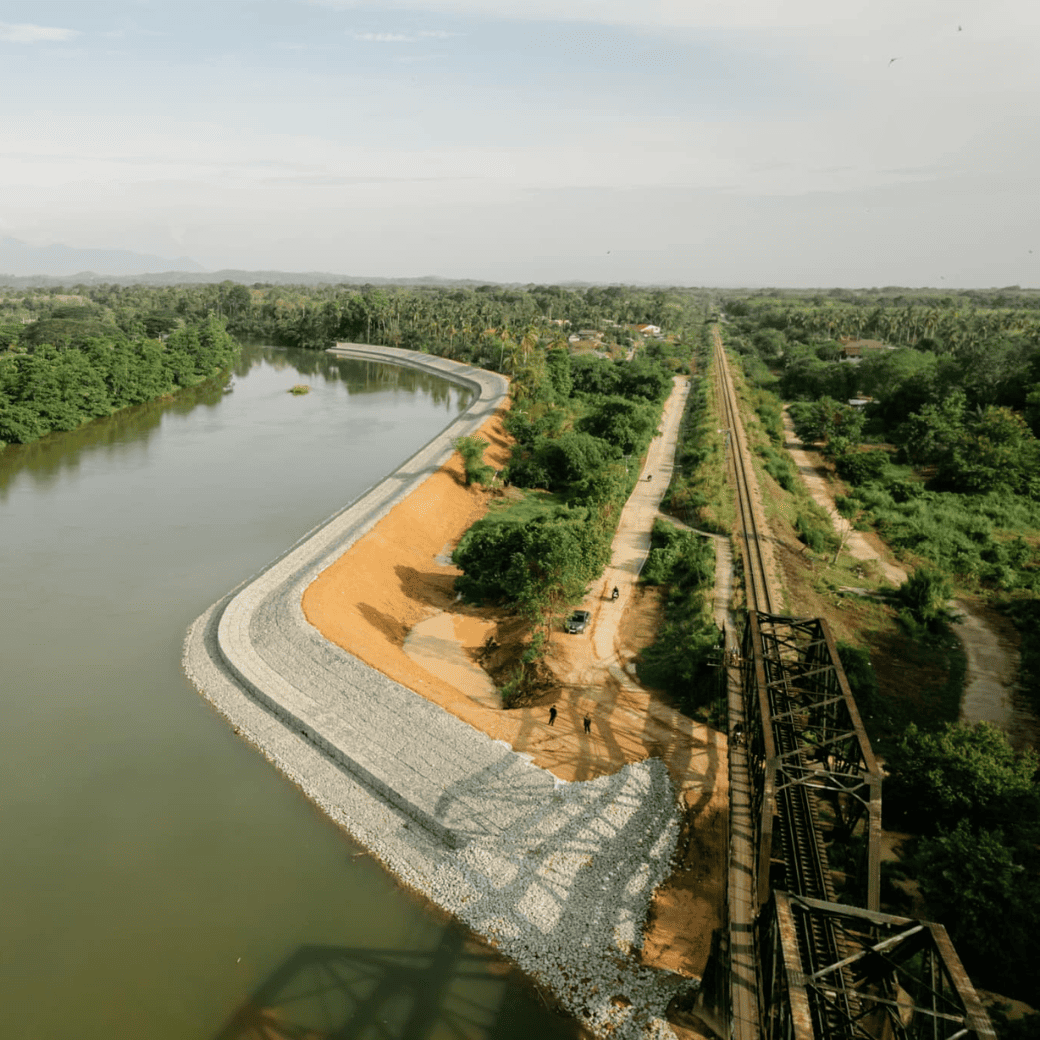 โครงการกำแพงกันดินเกเบี้ยน (Gabion Wall) บ้านบาโด จังหวัดยะลา