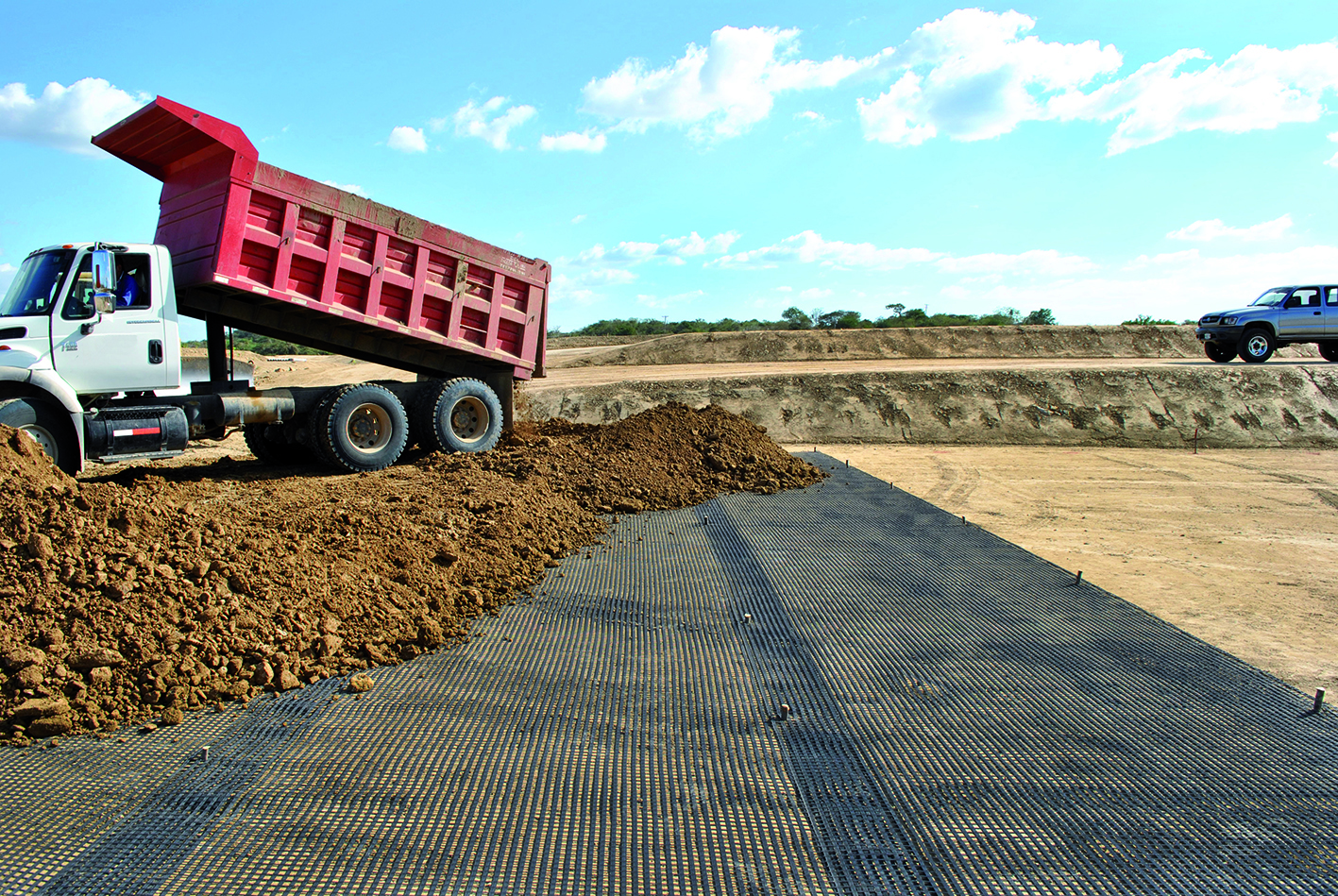 https://www.maccaferri.com/th/wp-content/uploads/2025/09/CR-PR-MacGrid_Costa_Rica-edited.jpg