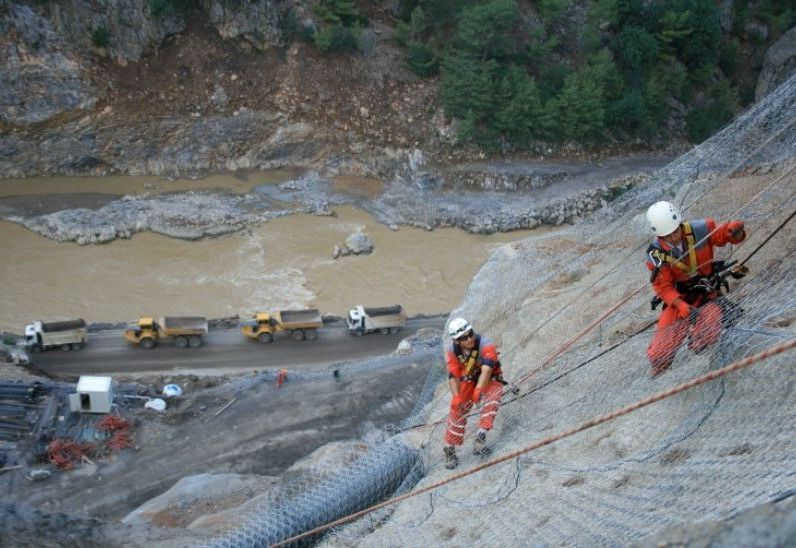 KAVŞAKBENDI HIGH DAM AND HYDROELECTRICAL CENTRAL