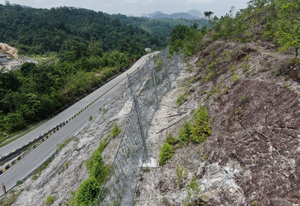 ROCKFALL PROTECTION AT SIMPANG PULAI, PERAK, MALAYSIA