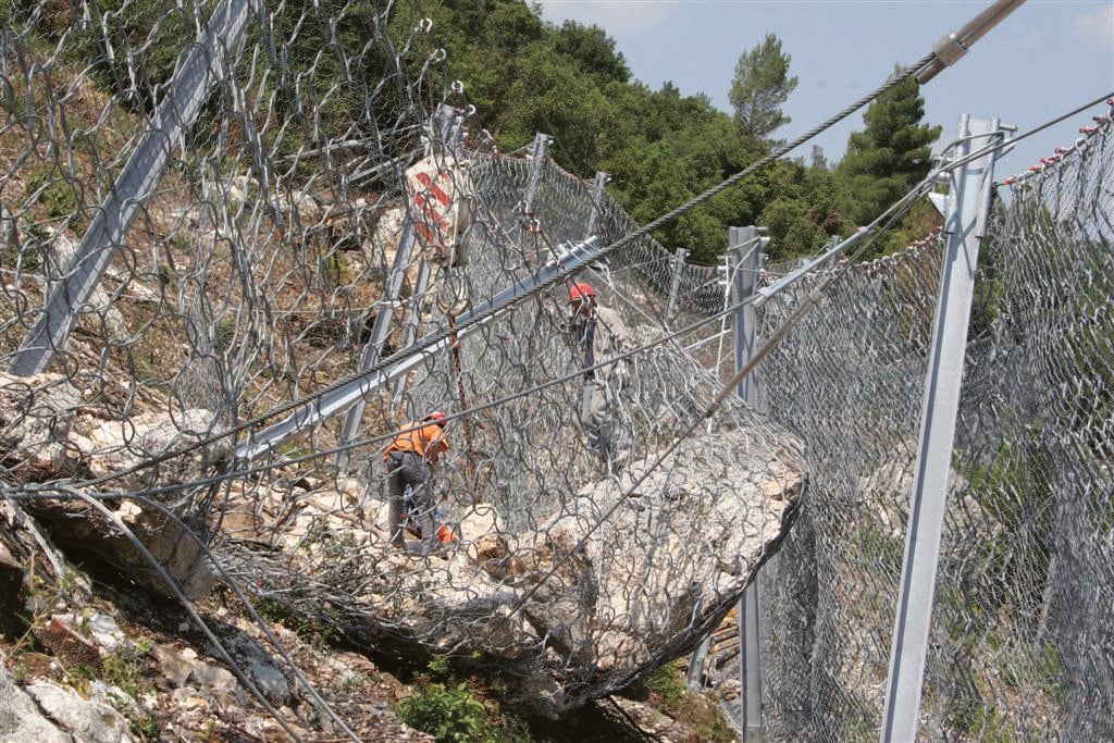 Dynamic Rockfall Barriers