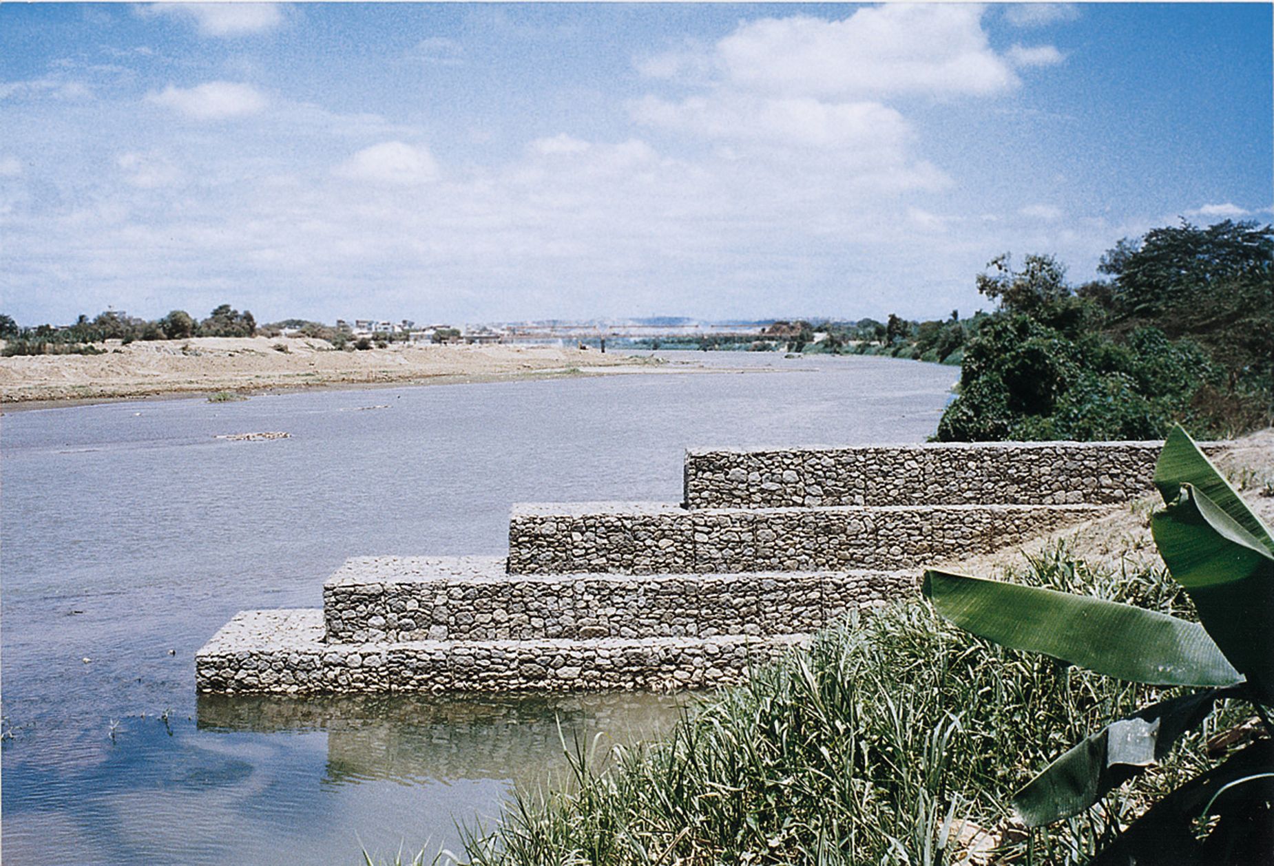Weirs, Culverts and Transverse Structures